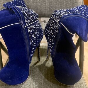 Stunning Royal Blue Velvet Heeled Boots
